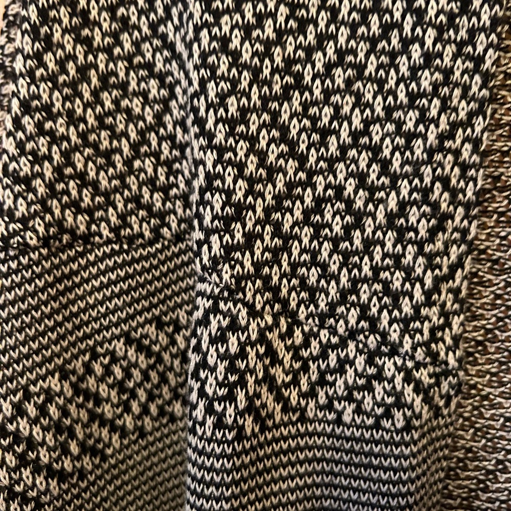 Black and White Cardigan! - Picture 5 of 6